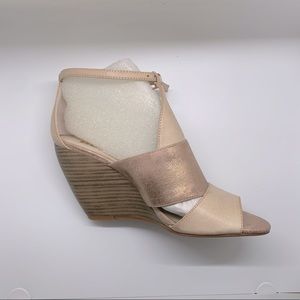 BC rose gold blush wedges, NWOT, Size 7